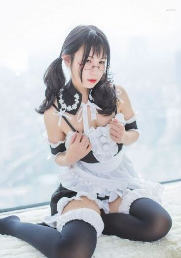 欧美日韩淫秽精色_不卡在线观看