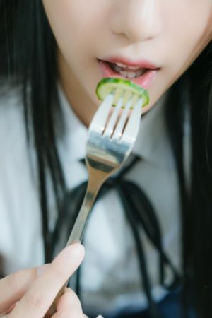 色噜噜狠狠色综合网图区_DVD在线视频播放