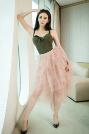 玩弄公车上的爆乳少妇小说_1080免费观看超清