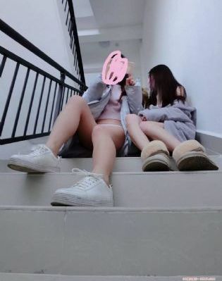 少爷潮喷翻白眼漏尿高H小说_成人在线观看免费